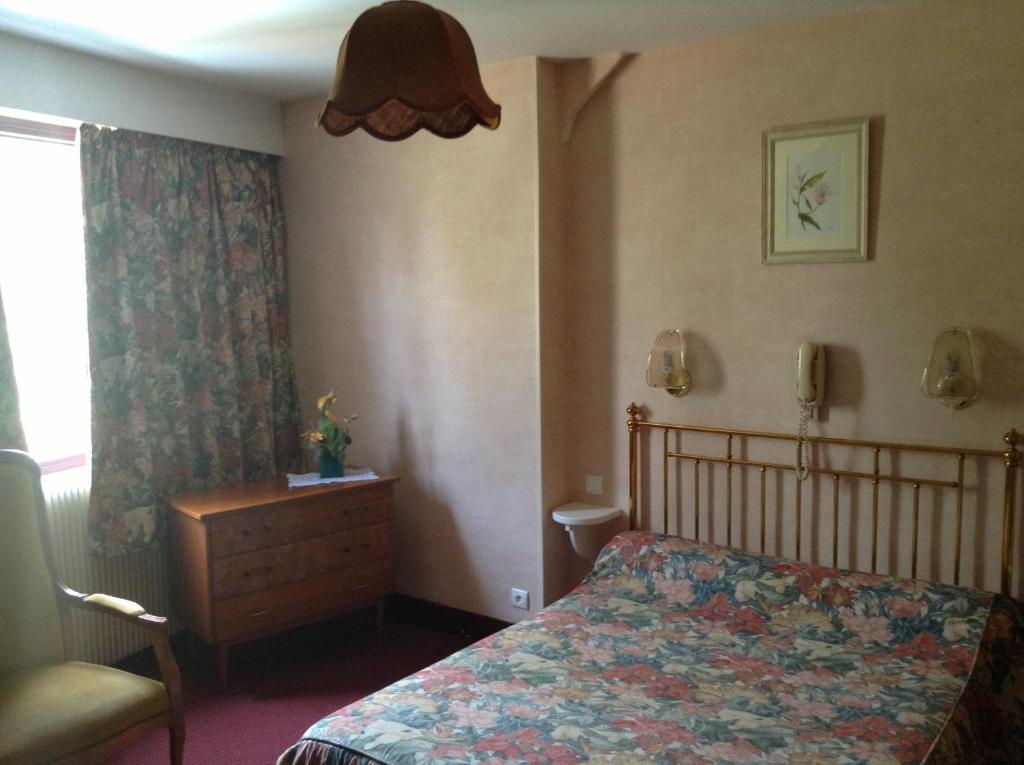 Logis Terrasse Hotel Лизьё Экстерьер фото