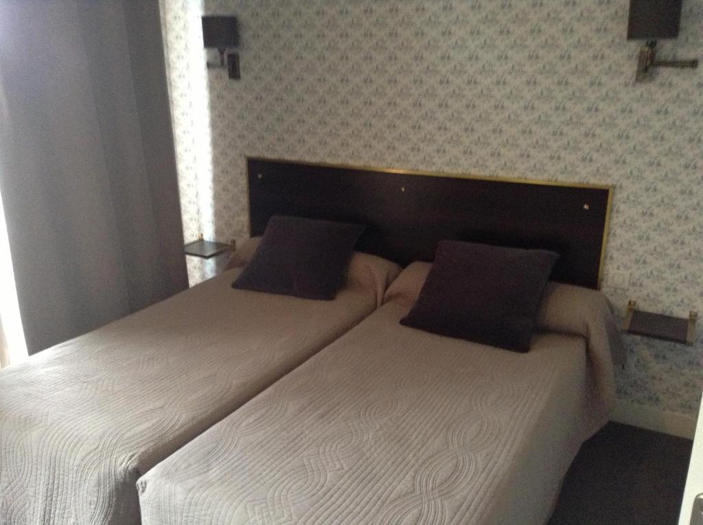 Logis Terrasse Hotel Лизьё Экстерьер фото