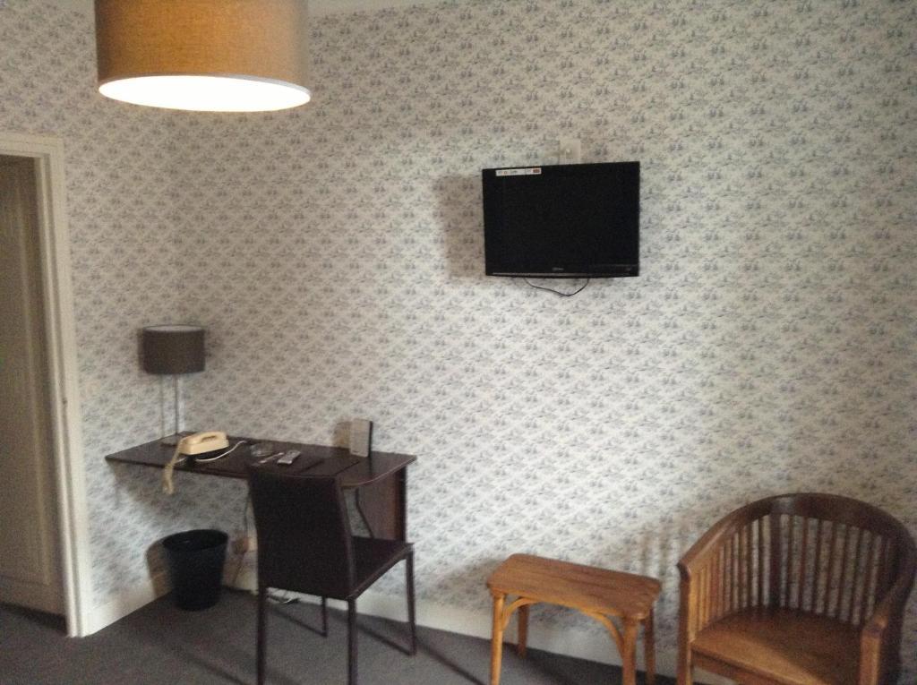 Logis Terrasse Hotel Лизьё Номер фото