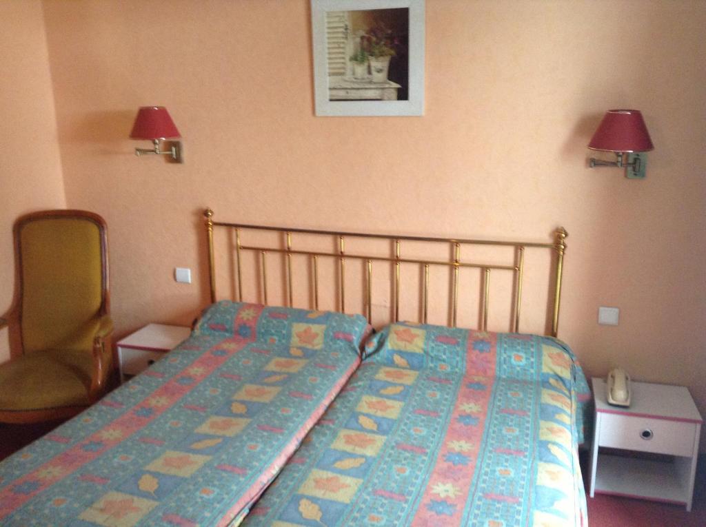 Logis Terrasse Hotel Лизьё Номер фото