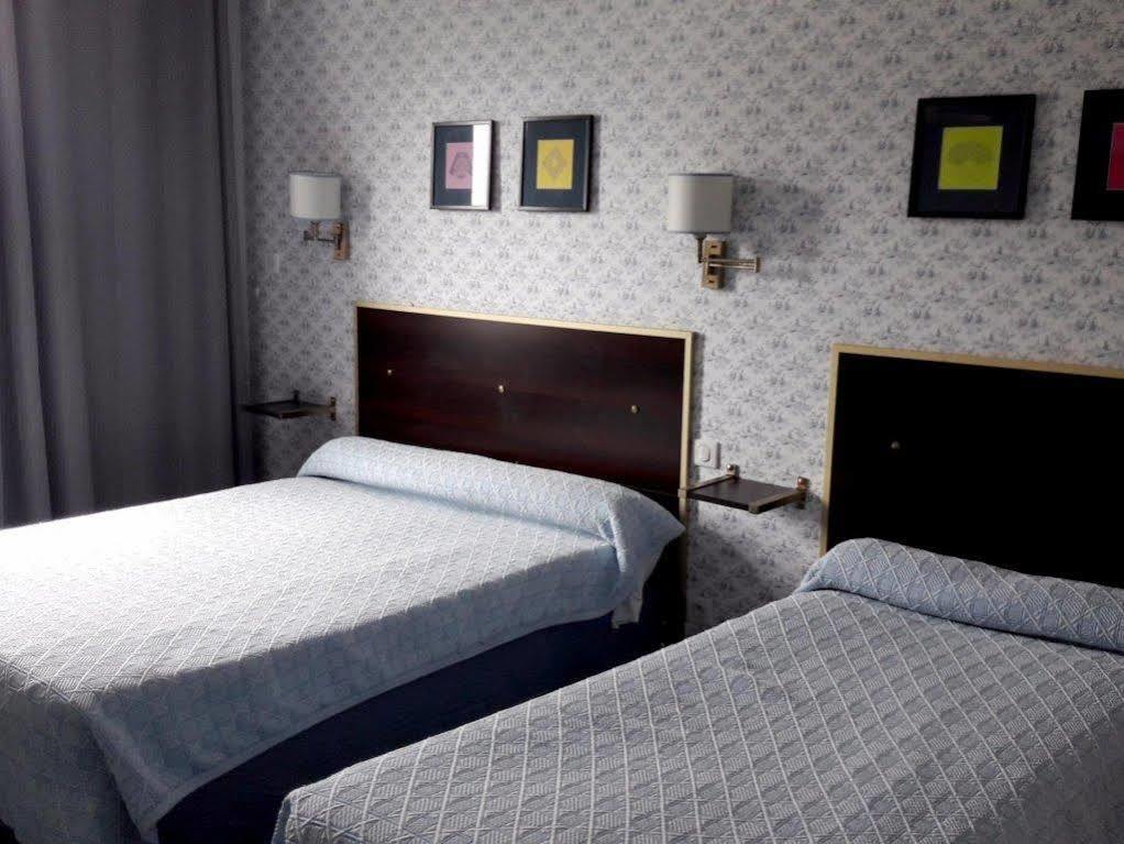 Logis Terrasse Hotel Лизьё Экстерьер фото